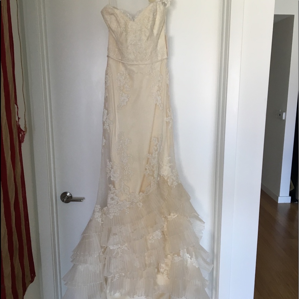 NWT- LAZARO style 3101 IVORY lace wedding dress